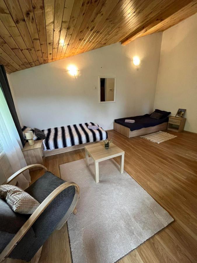 Rooms Ljubenko 카를로바츠 외부 사진